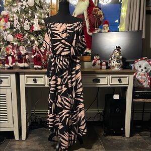 Elegant Off-Shoulder Black and Pink Jumper